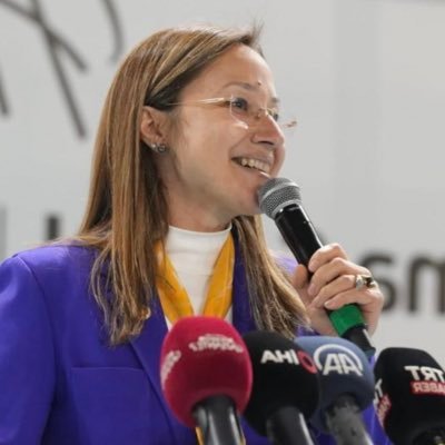 Doç. Dr. DERYA BAKBAK 🇹🇷