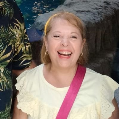 Recién jubilada, dichosa y dueña de mi tiempo.
maestra normalista y lic en historia.