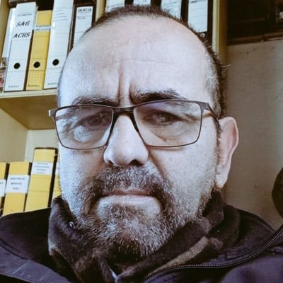 EN POLÍTICA, LOS EXTREMOS SON EXTREMISTAS .
NO HACEN BIEN A NADIE