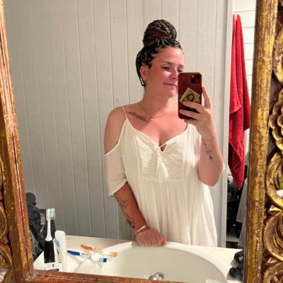 Une fille avec une fille🏳️‍🌈 || 26 yo || Marseille/Aix en Provence || Infirmière || S || Boxing🤙🏼👊🏼