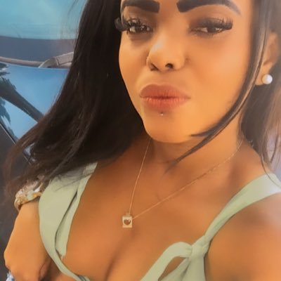 Vivendo quietinha confundindo mente de quem procura saber,rsrs💋✍️