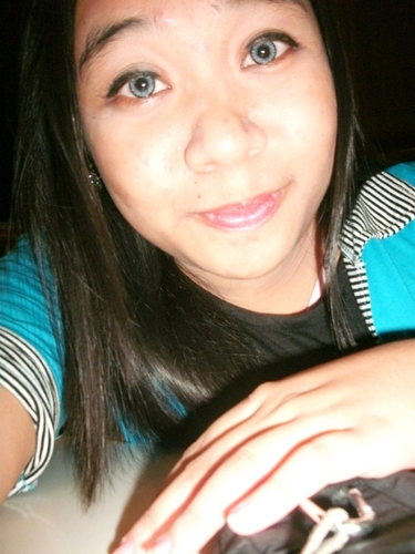 I'm just a simple girl, who loves my family and friends so much :)
I trust everyone who trust me but I more trust God before anything else! :)