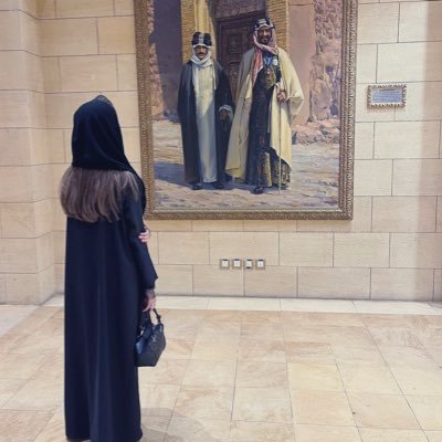 محامية مرخصة وموثقة معتمدة من mojksa@ | عضو في الهيئة السعودية للمحامين SABAssociation@ مهتمة بالثقافة القانونية والفقهية .