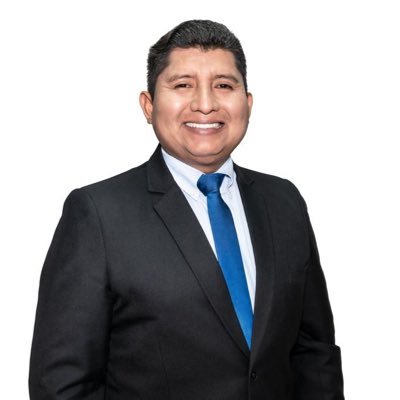 Pastor de la IASD. Actualmente Director de Ministerio Personal Escuela Sabática, Evangelismo y ASA en la Misión Peruana Central Sur