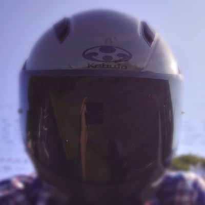 宮崎。本厄中年の個人垢。
中年と家族の何気ない日常と、ストレスの捌け愚痴等を週刊ポスト。
いくつになっても甘えん坊と好奇心で、少年の様に目を輝かせながら偏った事やってる
🧳、🏕️、🏎️、🏍️、📸、🕺、🥊、🚤、🏄️、🏂️、⛰️、🍶、🖥️、💴。副業も頑張りたい。
厄介感が垣間見えたならOK!!