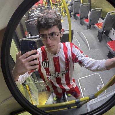 tengo novia. fan de Calamaro y la musica. bajista amateur. pincharrata. 20. todo el contenido es fabricado o irónico, a menos que se aclare lo contrario.