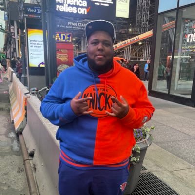 Knicks Fan 🇵🇦 I'm that dude, like it or love it I do my thing in the hood, and get right with a budget