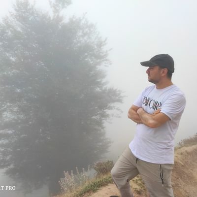 دلم جز هوایت هوایی ندارد... لبم غیر نامت نوایی ندارد... دلی که نشد خانه یاس نرگس... خرابست و ویران صفایی ندارد
لبیک یا صاحب الزمان