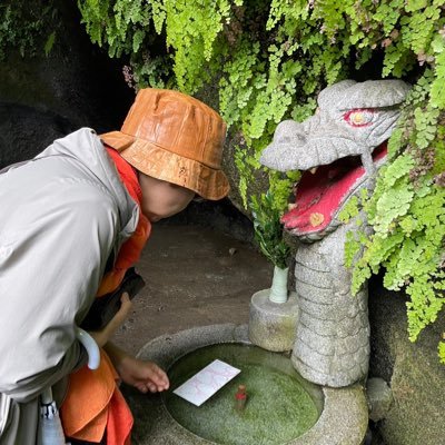 未来の日本🇯🇵の為に思いを行動に変える。横文字音痴で、携帯も上手く使えず。 静かに呟いてます。幟と国旗🇯🇵を自転車🚲に積んで、いつでも何処でも辻立ちしてます♪