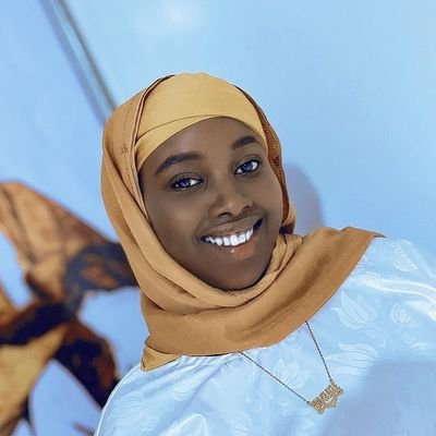 💍🤍 أقسم بالله انك نوري وقلبي وحياتي في دنيا واخره

Muslimaat ✨
Muridaat ✨ 
Setou Mame Thierno Birahim ✨