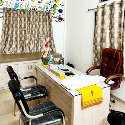 MBBS, DNB Paediatrics, Ex SR and Ex MO, IGGMC ( Mayo)