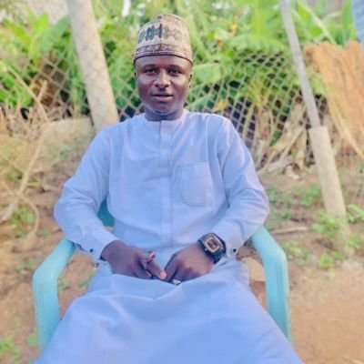 KokoZayyanu's profile picture. Islam first
Certified Biochemist 
Ssu Alumni📚
 koko's fam💖
Hala Madrid
R.I.J.F DEAR MAMA😭
Custom officer👮 to be insha ALLAH👐
pray for me when am gone🤲😪