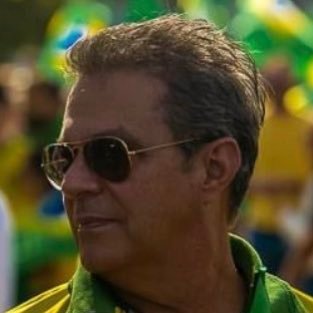 Conservador, hétero, família, anticomunista, anti politicamente correto, anti-petista, armamentista, cristão!🇧🇷🇧🇷