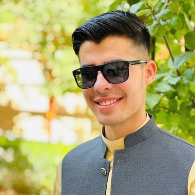 باور دارم که میتوانی بدرخشی
و نور زندگی خودت باشی
پس تا بینهایت برای خودت
برای راه و مسیر زندگیت تلاش کن
و رویاهای قشنگت را بساز.♡
Civil activist