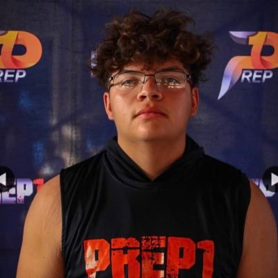 C/O 2025| varsity: DE / DT| 6’1 210 |Canutillo high school |GPA:3.4|#44| ronnieg1317@gmail.com | 915-493-5443