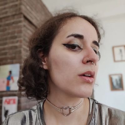 Almilozee's profile picture. « La fin du soldat, la fin du prêtre, la fin du seigneur » // 🍉💥📚