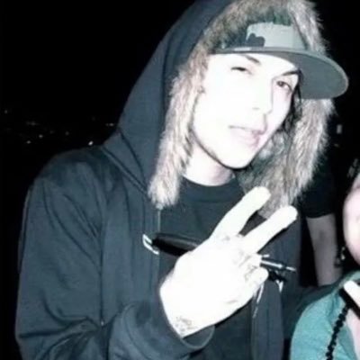 Ameliawaymcr's profile picture. 15 | mcr enthusiast | she/her | MK1 | metal | vampire lover | horror fan