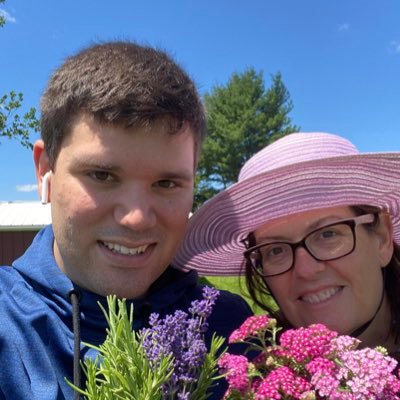 I'm proud to have Autism. I hope 2024 is good. Farmhouse Flowers: https://t.co/Oca1MfoaBJ Business: marsgordeuk@gmail.com