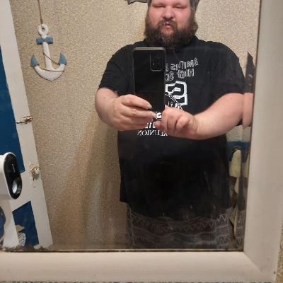 i am 30 and i am auburn fan and atlanta braves fan and a boston celtic fan and i love anime and playing games