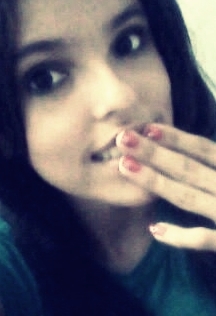 • eu sou uma gαrota como todas as outras,só estou vivendo diαs iguαis, de mαneirαs diferentes ! eu gosto de dα uns rolé, αproveitα α vidα !