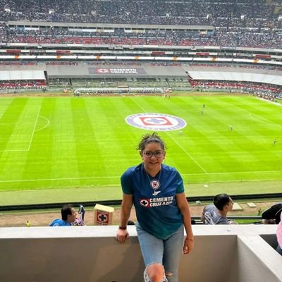 Ustedes no se enamoran de mi por que no me han visto horneando pan, haciendo cena y todavía gritándoles a los del Cruz Azul