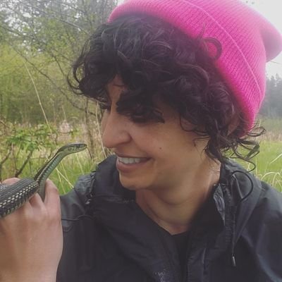 Herpetologist/Swamp demon🐍🐢🐸

Nonbinary Iraqi baddie🇮🇶💛🤍💜🖤

PhD student @UF studying HD & DEIAJ in the wildlife conservation field