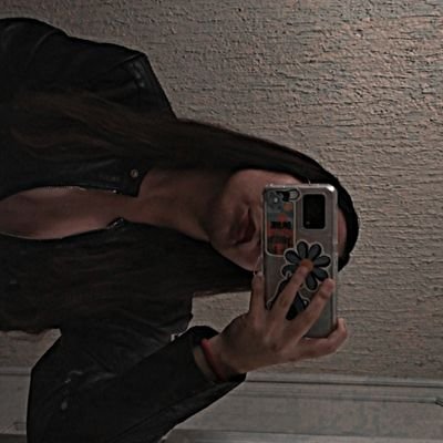 LauraPots11's profile picture. ||21||✨
𝚁𝚎𝚌𝚞𝚙𝚎𝚛ó 𝚜𝚞 𝚌𝚒𝚎𝚕𝚘 𝚢 𝚙𝚞𝚍𝚘 𝚟𝚘𝚕𝚊𝚛