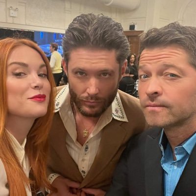 Not here much | Going to #SPNAUSTIN in 8/24 | Posts about #poetry #cons #supernatural #misha #jensen #danneel #CasIsGay #renewthewinchesters #renewgothamknights