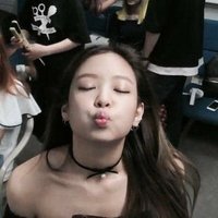 L (@lalisapabebe) 's Twitter Profile