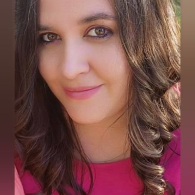 LauraB_Gr's profile picture. Maestra de Educación Infantil. Apasionada de la lectura. No solo triunfa quien llega a la cima; también lo hace  quien en el camino da lo mejor de sí mismo