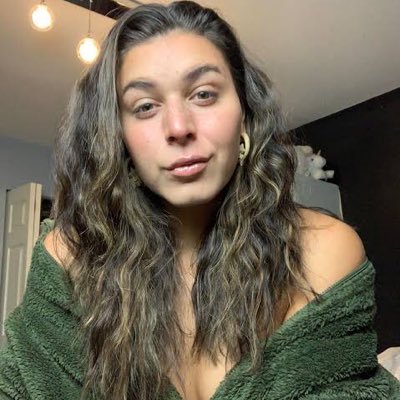 I’m horny asf rn let’s cuddle and 69 I can travel to a serious man I prefer to drive out there for some fun 💋💋