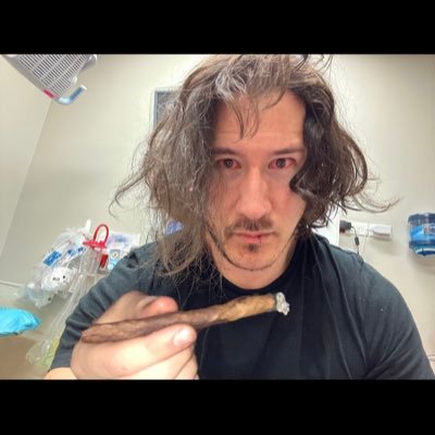 blackcurtain699's profile picture. 