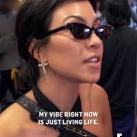 maritzarosas25's profile picture. I only stan the baddest bitch🦄 Nicki x 3 notice “when I walk in, sit up straight👑 I don’t give a fuck if I was late 🎀” #pinkfriday2