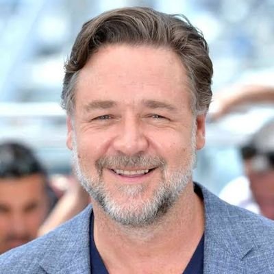 Official account of russell crowe