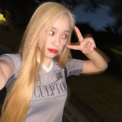 hyeonswh0re's profile picture. you don’t like deukae and you expect me to rt ur missing brother??