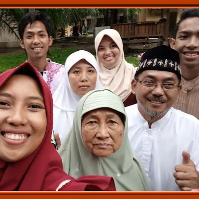 RiaDarwis253129's profile picture. 