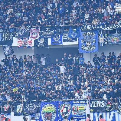 @Persib 1933 • Bagimu Persib Jiwa Raga Kami • Persib Atoe Mati • Persib Nu Aing • Persib Sang Penakluk • Persib Aing Pisan • Kabeh Dulur • Salam Satu Hati