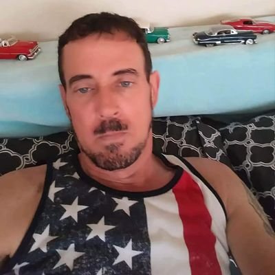 LOOKING FOR GAYMEN ONLY.... AGE 21 YRS OLD & OLDER!!! :) ;) NO WOMEN..PLEASE!