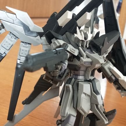 vaizen2's profile picture. 改めてリアルロボットアニメ系統,主にガンダムは詳しい（少しスパロボも）トランスフォーマー、アーマード・コア、アクション映画、ロボ、モンハンゲ、アクションゲー、ジョジョ、ダクソネタその他色々はそこそこのマニアでーす４６４９！たまに食べ物や動物の写真を入れる事もある!そして無言フォローする事もあると思いますがお許しを…