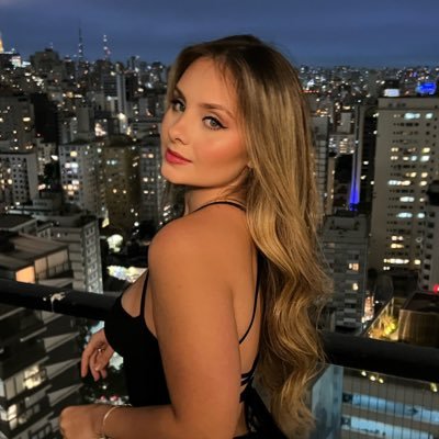 Karine Favilla Profile