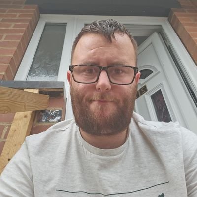 YoustupidN1994's profile picture. 