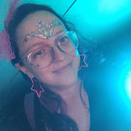 Level 35 mumma, gamer and nurse. Loves her little girl, heavy music, food, coffee, wine and gin!
Dad 21/04/1956 - 27/12/2014
Mum 19/07/1958 - 19/09/2022