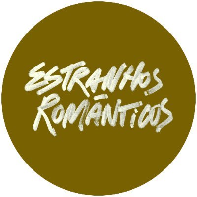 Banda carioca de indie-tropical com 3 álbuns (Estranhos Românticos, Só e Último Sol) volta em nova formação lançando singles 