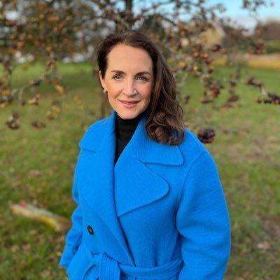 Busy! Leader of Waverley Conservative Council group. Works for Parliament. Proud mum of 4.