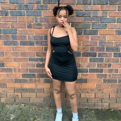 Tharbiie1999's profile picture. 