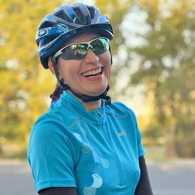 مربی و داور دوچرخهسواری🚴
آموزش دوچرخهسواری به کودکان و خانمها