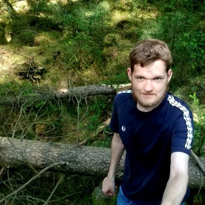 3️⃣2️⃣Years old
♐ Sagittarius
🧠 INTP
🎵 Music lover - Tool, The smiths, less then Jake
🎥 Movies - lord of the rings, American psycho
💪🏻 Gym