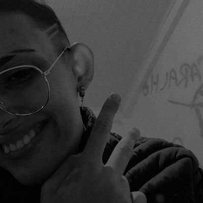 DutraJady's profile picture. Sei la oq to fazendo aqui 
♒ 🌈