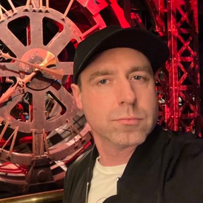 Designer/producer/leader. Digital products, media, edtech. Apps, web, games, AR/VR, animation. Executive Producer @FVStudioBoston. (he/him) 🏳️🌈 🇺🇸 🇬🇧