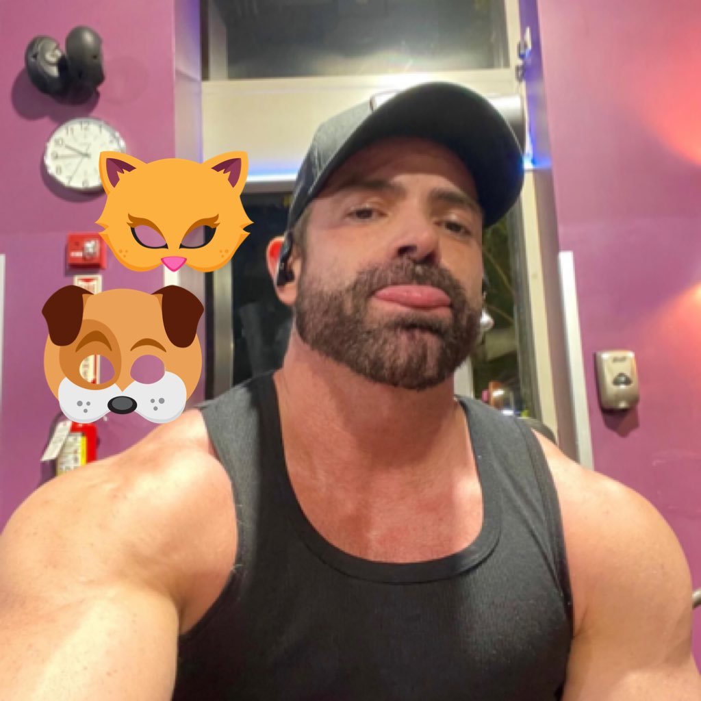 🏋️‍♂️🐶🎢💈😍